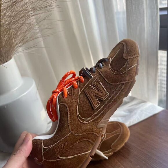 Miu Miu & New Balance 530 SL suede sneakers in Cinnamon - Picture 3 of 8